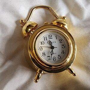 Mini vintage gold tone watch from the brand "Circa" - Quartz Analog Pre-owned